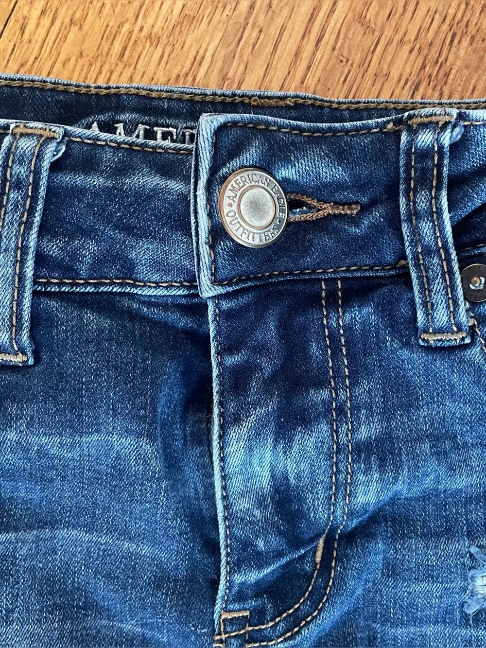 American Eagle Shortie Jean Shorts Women’s 4 Stretch Distressed Midi Daisy Dukes - Picture 2 of 16